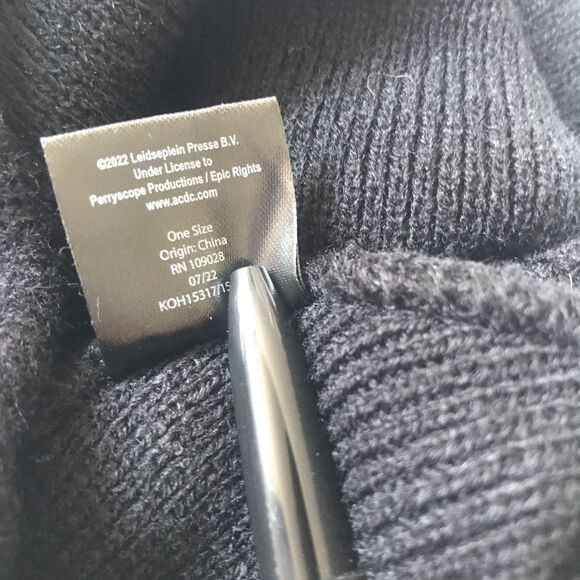 AC/DC Embroidered Logo Men's Black Knit Beanie Stocking Toque Hat Lid OSFM EUC - Picture 5 of 7